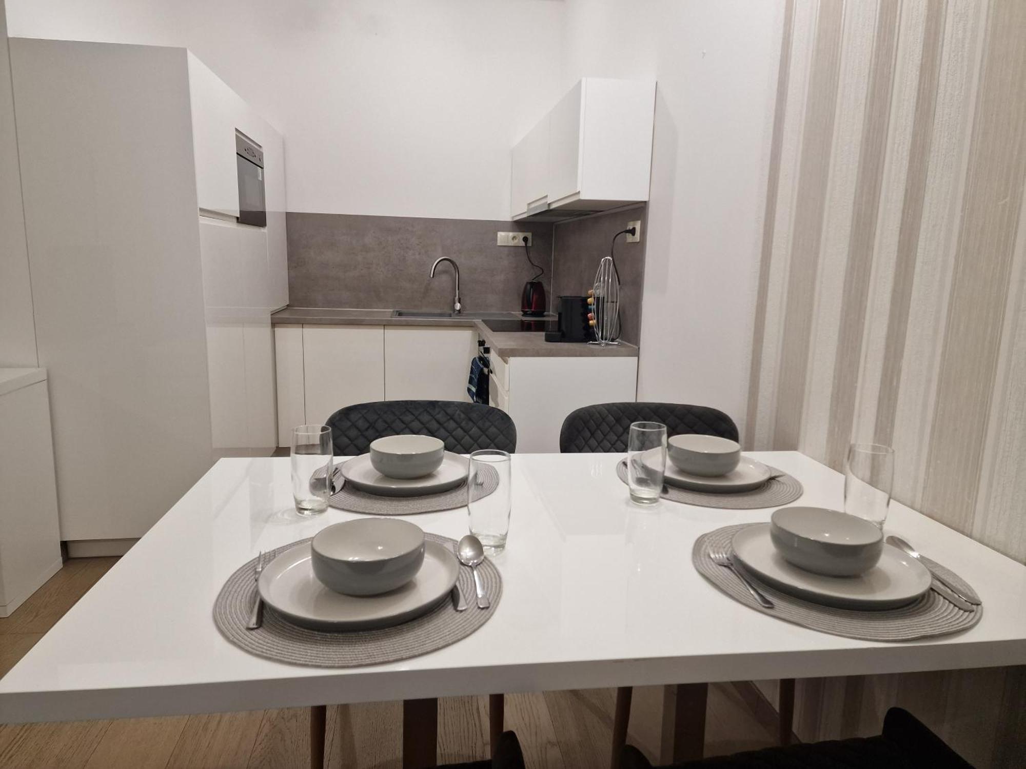 Stylish Panorama City Family Suite Братислава Экстерьер фото